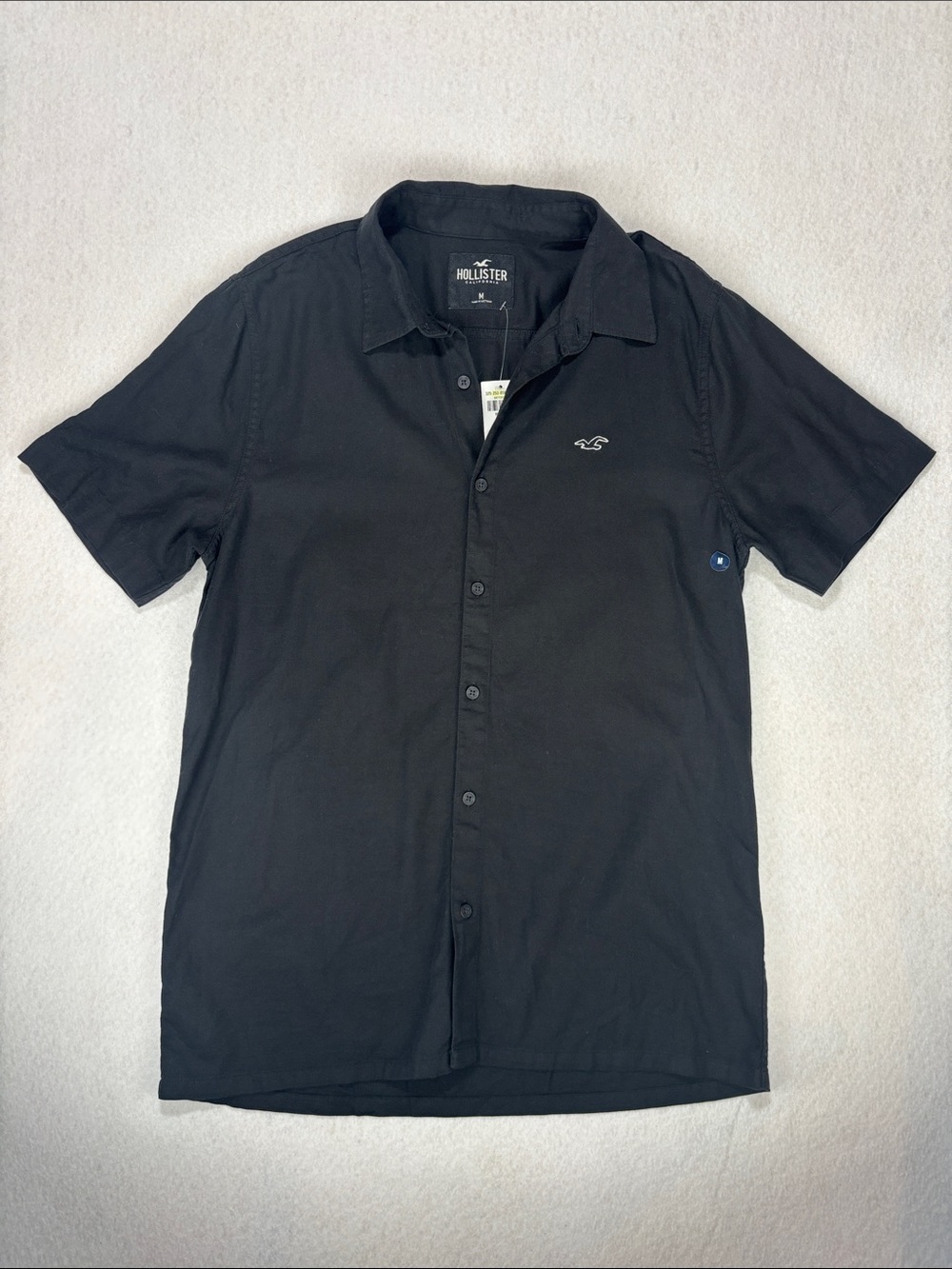 NWT Hollister Men’s Black Short-Sleeve Button Down Shirt with Back Logo Sz M